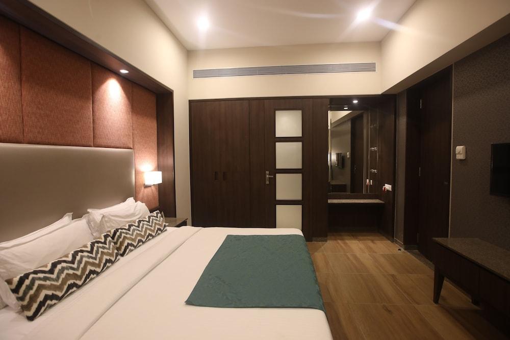 Gcc And Club Hotel Mira-Bhayandar