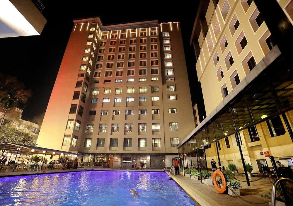 Gcc And Club Hotel